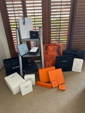 Luxury Designer Shopping Bags & Boxes!
DiOR, GUCCI, CELINE, YSL, PRADA, CHANEL!